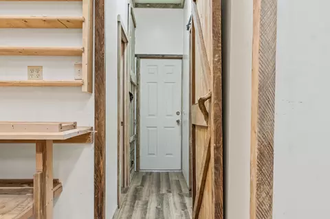 Entry Way - 57716 Fox Dr, Springville, CA 93265 photo 5 of 9