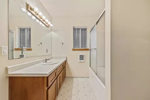 Bath - 57716 Fox Dr, Springville, CA 93265 photo 3 of 6