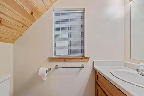 Bath - 57716 Fox Dr, Springville, CA 93265 photo 1 of 6