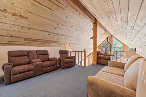 Living - 57716 Fox Dr, Springville, CA 93265 photo 6 of 9