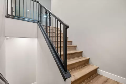 Entry Way - 556 High Sierra Dr, Exeter, CA 93221 photo 11 of 17