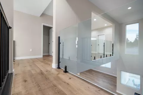 Entry Way - 556 High Sierra Dr, Exeter, CA 93221 photo 13 of 17