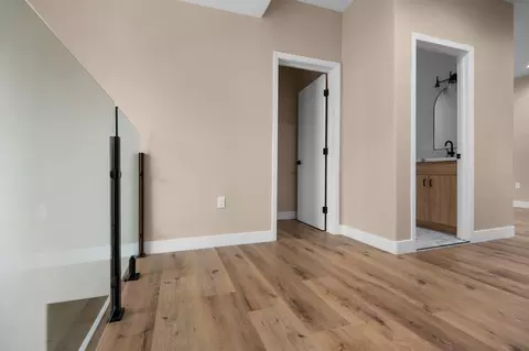 Entry Way - 556 High Sierra Dr, Exeter, CA 93221 photo 14 of 17