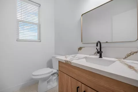 Bath - 556 High Sierra Dr, Exeter, CA 93221 photo 12 of 12