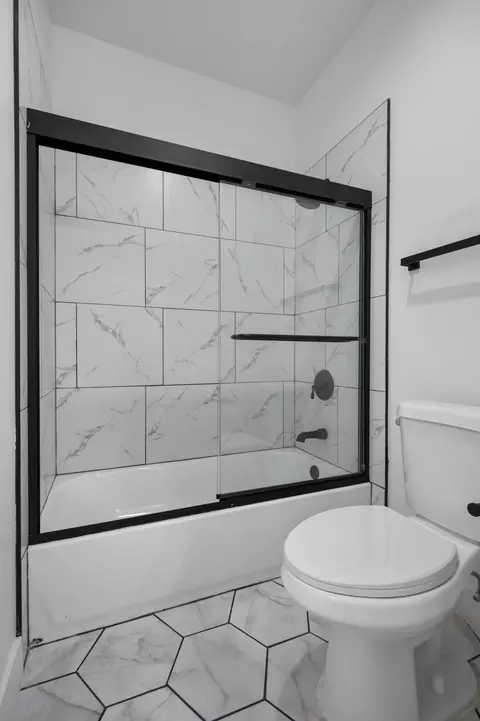 Bath - 556 High Sierra Dr, Exeter, CA 93221 photo 11 of 12