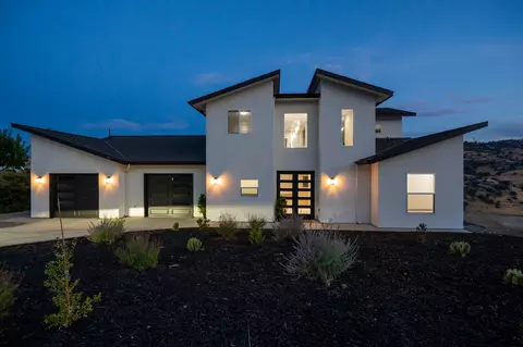 Exterior - 556 High Sierra Dr, Exeter, CA 93221 photo 18 of 19