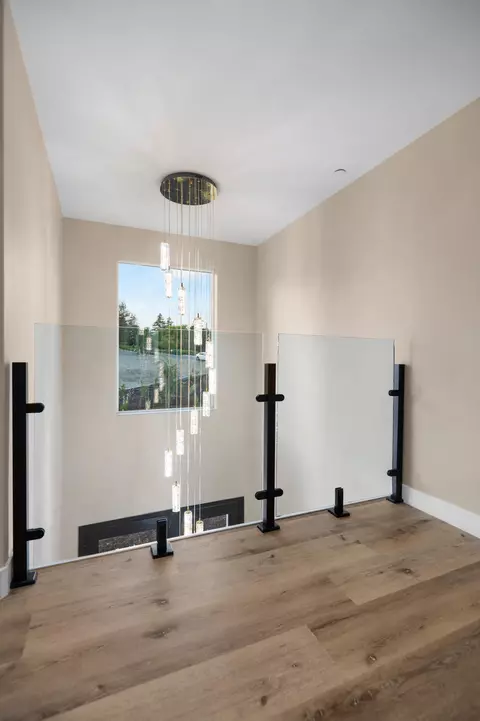 Entry Way - 556 High Sierra Dr, Exeter, CA 93221 photo 16 of 17