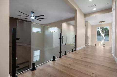 Entry Way - 556 High Sierra Dr, Exeter, CA 93221 photo 15 of 17