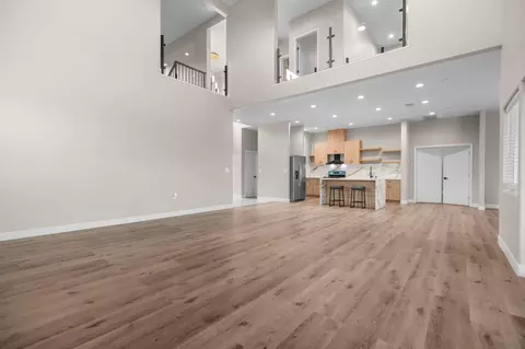 Living - 556 High Sierra Dr, Exeter, CA 93221 photo 5 of 11
