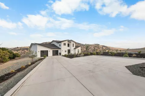 Other - 556 High Sierra Dr, Exeter, CA 93221 photo 3 of 21