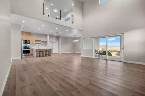 Living - 556 High Sierra Dr, Exeter, CA 93221 photo 4 of 11