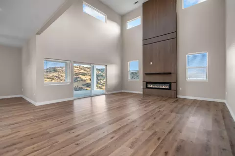 Living - 556 High Sierra Dr, Exeter, CA 93221 photo 2 of 11