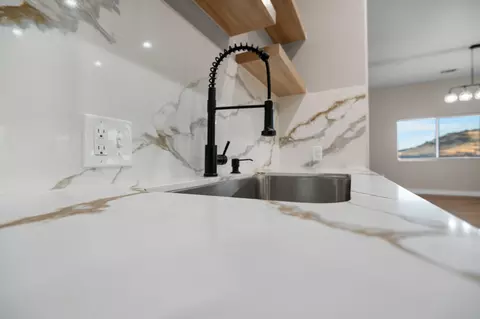 Kitchen - 556 High Sierra Dr, Exeter, CA 93221 photo 5 of 5