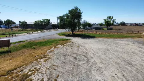 000 Iona Ave, Lemoore, CA 93245 photo 4