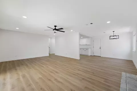 Living - 883 Clover Ln, Hanford, CA 93230 photo 4 of 4