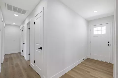 Entry Way - 883 Clover Ln, Hanford, CA 93230 photo 4 of 5