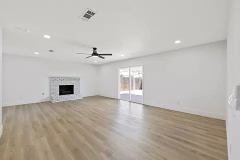 Living - 883 Clover Ln, Hanford, CA 93230 photo 1 of 4