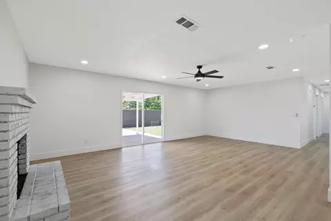 Living - 883 Clover Ln, Hanford, CA 93230 photo 3 of 4