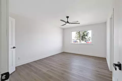 Bedroom - 883 Clover Ln, Hanford, CA 93230 photo 3 of 4