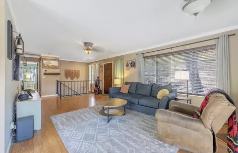 Living - 42794 Kaweah River Dr, Three Rivers, CA 93271 photo 2 of 4