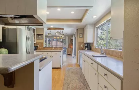 Kitchen - 42794 Kaweah River Dr, Three Rivers, CA 93271 photo 2 of 2