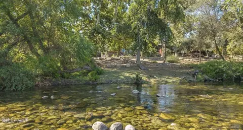 View/Area - 42794 Kaweah River Dr, Three Rivers, CA 93271 photo 2 of 2
