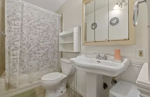 Bath - 42794 Kaweah River Dr, Three Rivers, CA 93271 photo 5 of 5