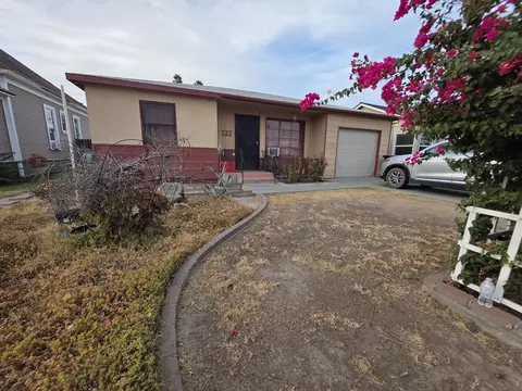 322 E Myrtle St, Hanford, CA 93230 photo 2