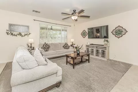 Living - 843 Bellis Ave, Dinuba, CA 93618 photo 3 of 3