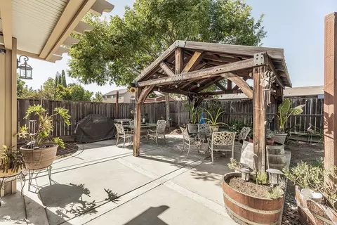 Exterior - 843 Bellis Ave, Dinuba, CA 93618 photo 6 of 13