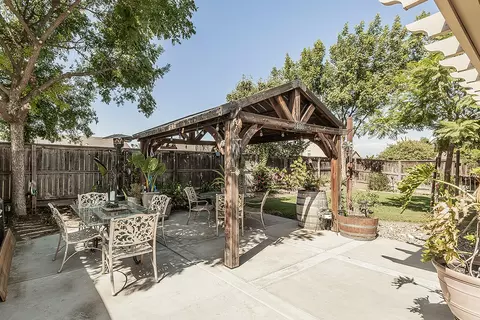 Exterior - 843 Bellis Ave, Dinuba, CA 93618 photo 7 of 13