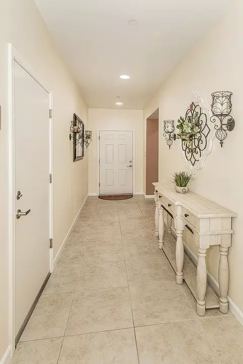 Entry Way - 843 Bellis Ave, Dinuba, CA 93618 photo 1 of 2