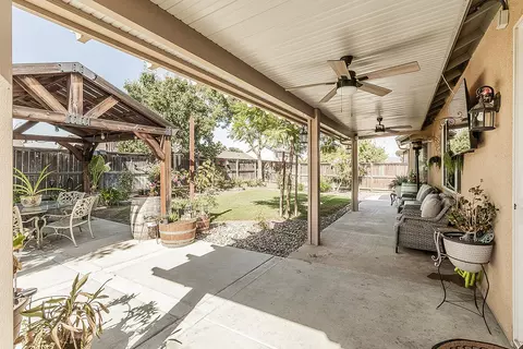 Exterior - 843 Bellis Ave, Dinuba, CA 93618 photo 3 of 13
