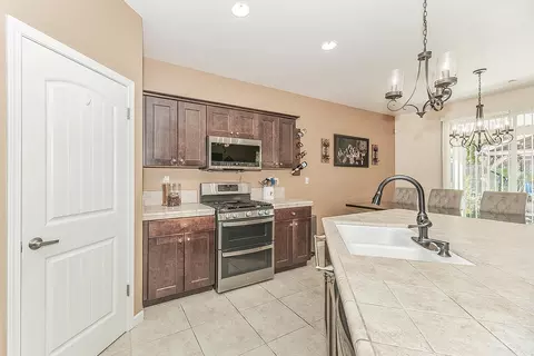 Kitchen - 843 Bellis Ave, Dinuba, CA 93618 photo 3 of 6