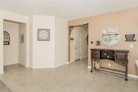 Entry Way - 843 Bellis Ave, Dinuba, CA 93618 photo 2 of 2