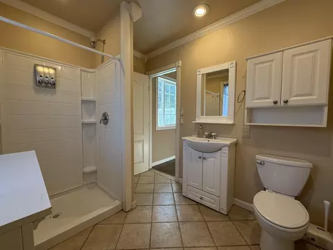 Bath - 42764 N Fork Dr, Three Rivers, CA 93271 photo 4 of 4