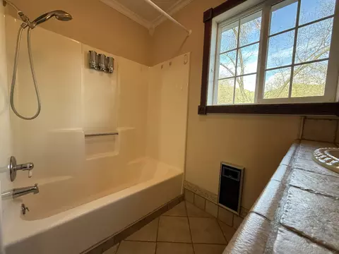 Bath - 42764 N Fork Dr, Three Rivers, CA 93271 photo 2 of 4