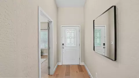 Entry Way - 3615 E Westcott Ave, Visalia, CA 93292 photo 2 of 7