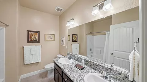 Bath - 3615 E Westcott Ave, Visalia, CA 93292 photo 7 of 8