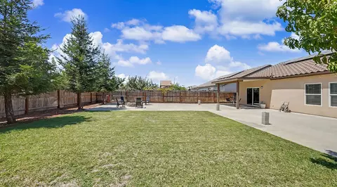Exterior - 3615 E Westcott Ave, Visalia, CA 93292 photo 7 of 8