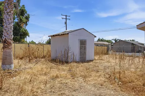 Exterior - 19667 Ave 195, Strathmore, CA 93267 photo 6 of 7