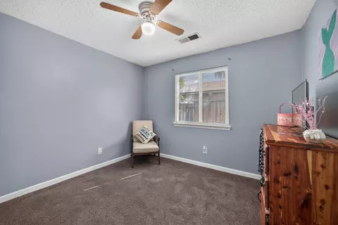 Bedroom - 13065 Avenue 404, Cutler, CA 93615 photo 1 of 3