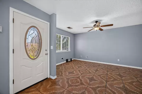 Entry Way - 13065 Avenue 404, Cutler, CA 93615 photo 1 of 1