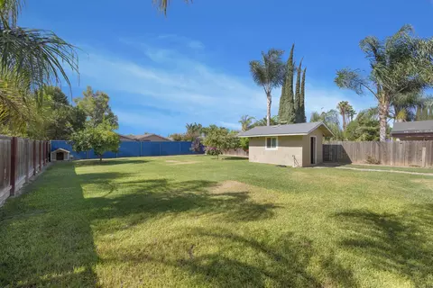 Exterior - 13065 Avenue 404, Cutler, CA 93615 photo 4 of 5