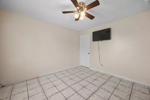 Bedroom - 13065 Avenue 404, Cutler, CA 93615 photo 3 of 3