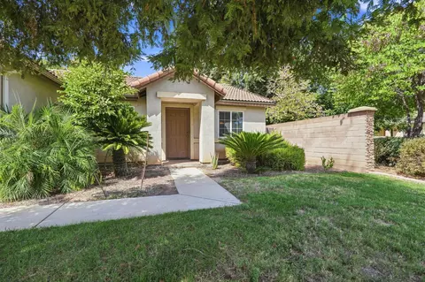 Exterior - 2630 E Parkview Ave, Visalia, CA 93292 photo 5 of 9