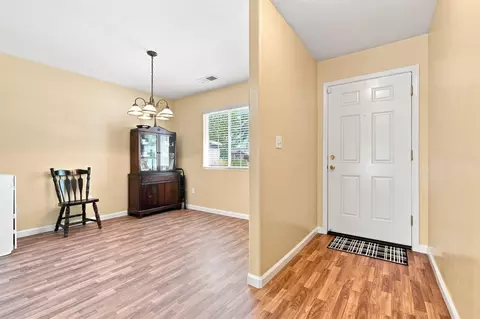 Entry Way - 2630 E Parkview Ave, Visalia, CA 93292 photo 2 of 4