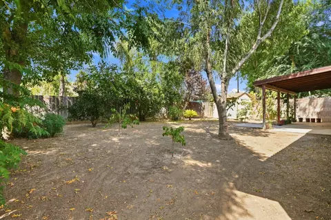 Exterior - 2630 E Parkview Ave, Visalia, CA 93292 photo 7 of 9