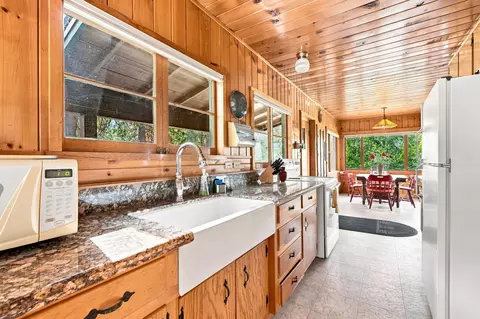 Kitchen - 357 Grandview Dr, Springville, CA 93265 photo 4 of 4