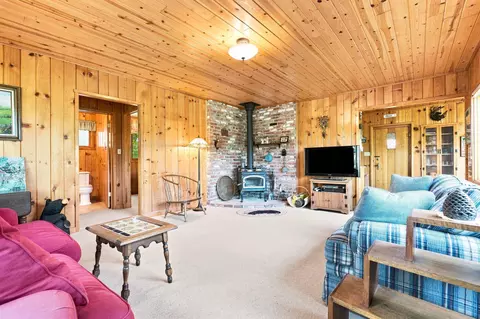 Living - 357 Grandview Dr, Springville, CA 93265 photo 2 of 3